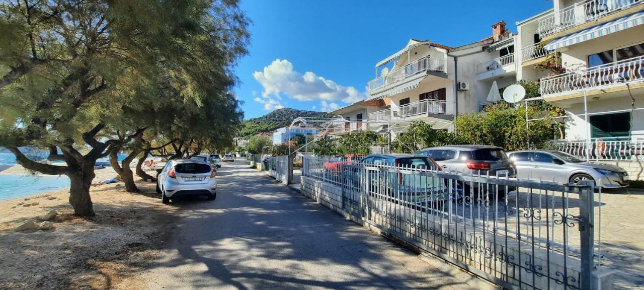 Apartments Ana Bilota Seget Vranjica Buitenkant foto